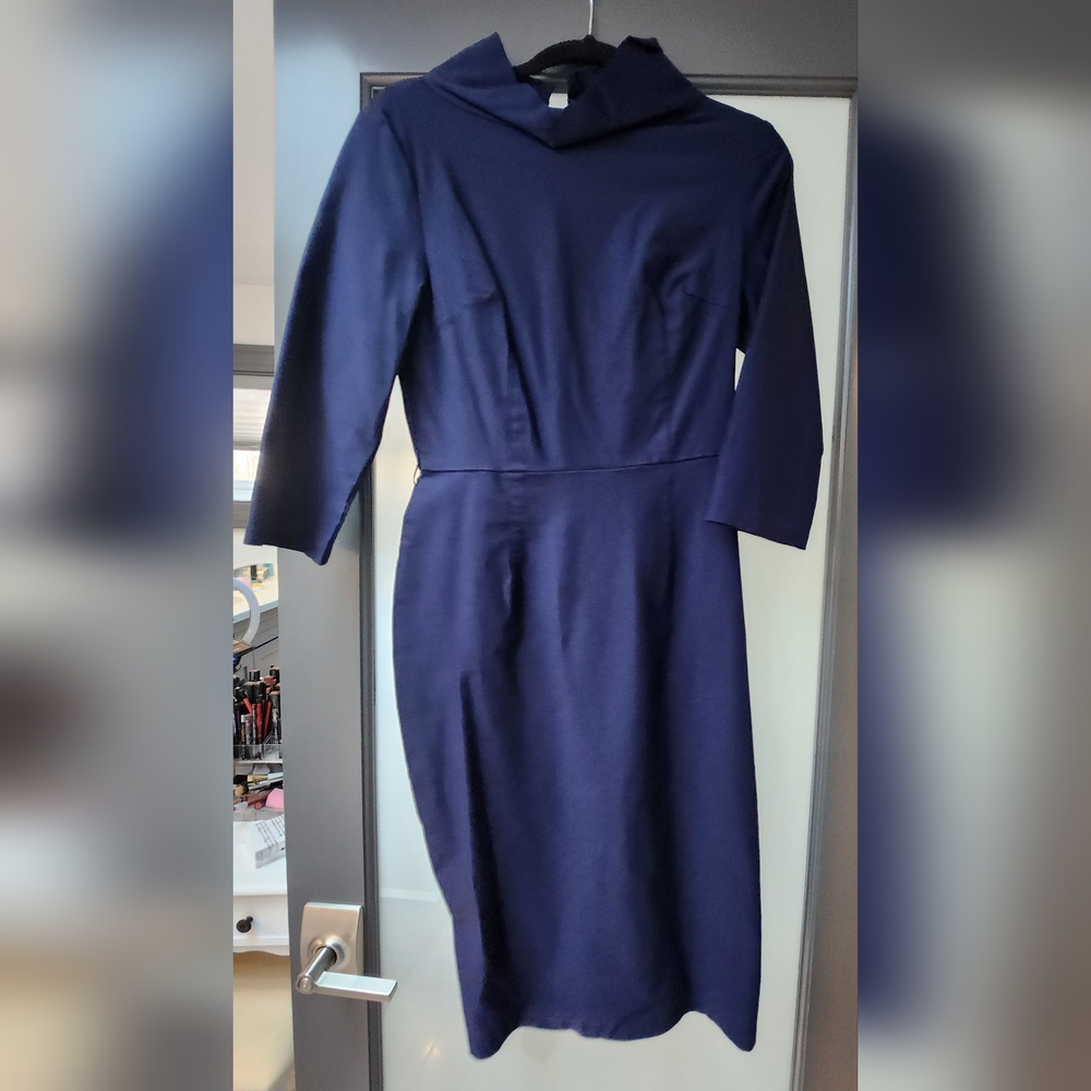 Navy blue quarter length sleeve midi size L
